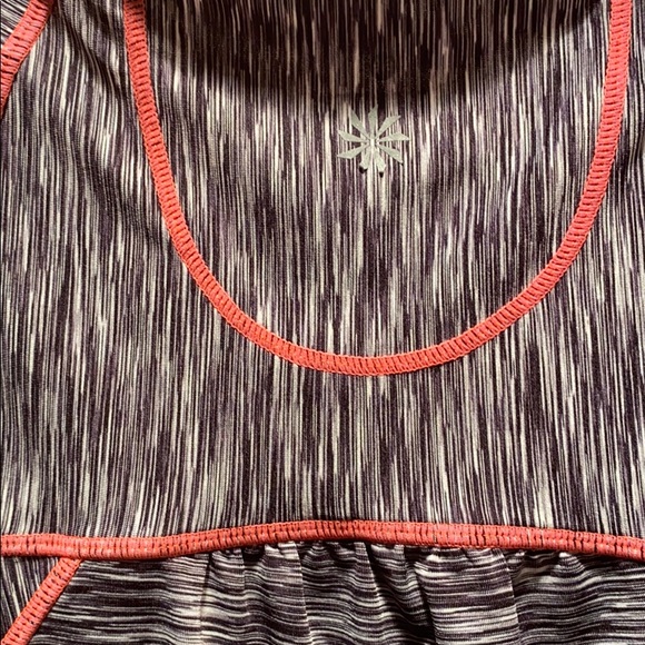 COPY - ATHLETA WOMEN Sports top - Picture 7 of 9